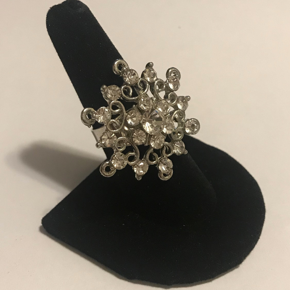 SNOWFLAKE RHINESTONE RING- ADJUSTABLE